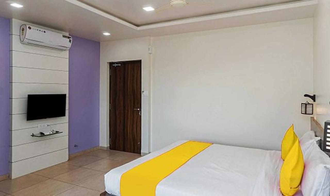Fabhotel Karishma Palace Supe Exterior photo